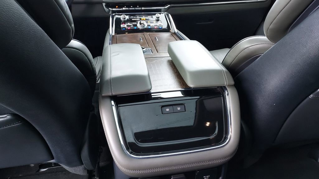 Used 2024 Lincoln Navigator Black Label image 29
