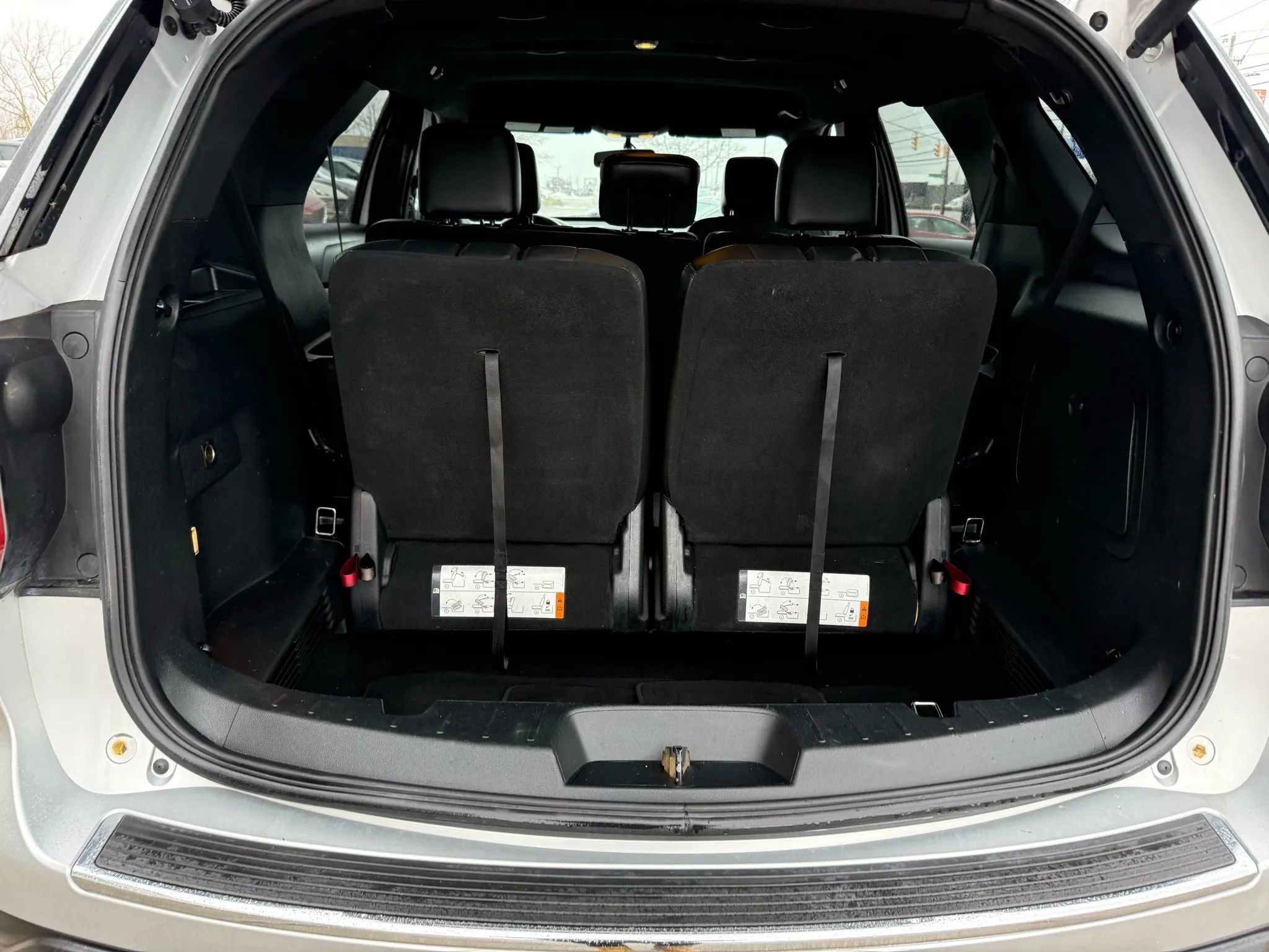 Used 2018 Ford Explorer XLT w/ Equipment Group 202A image 14