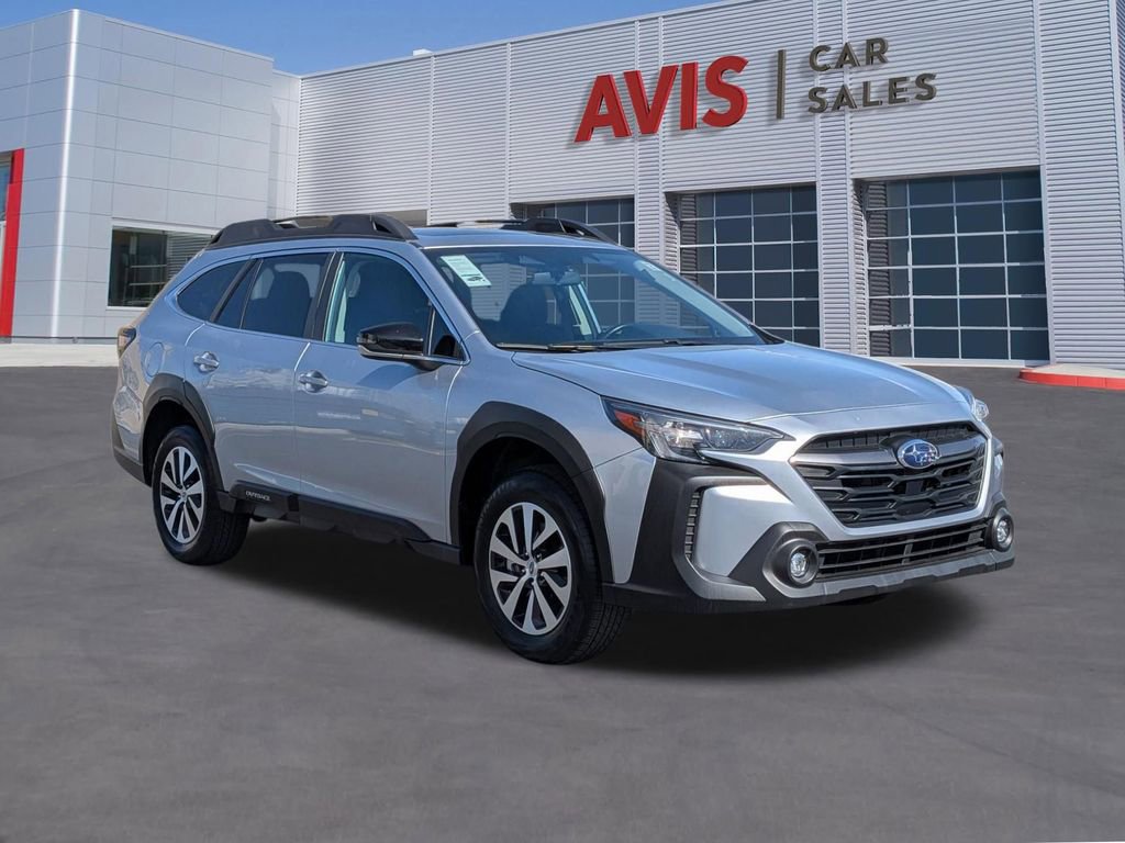 Used 2025 Subaru Outback Premium image 3