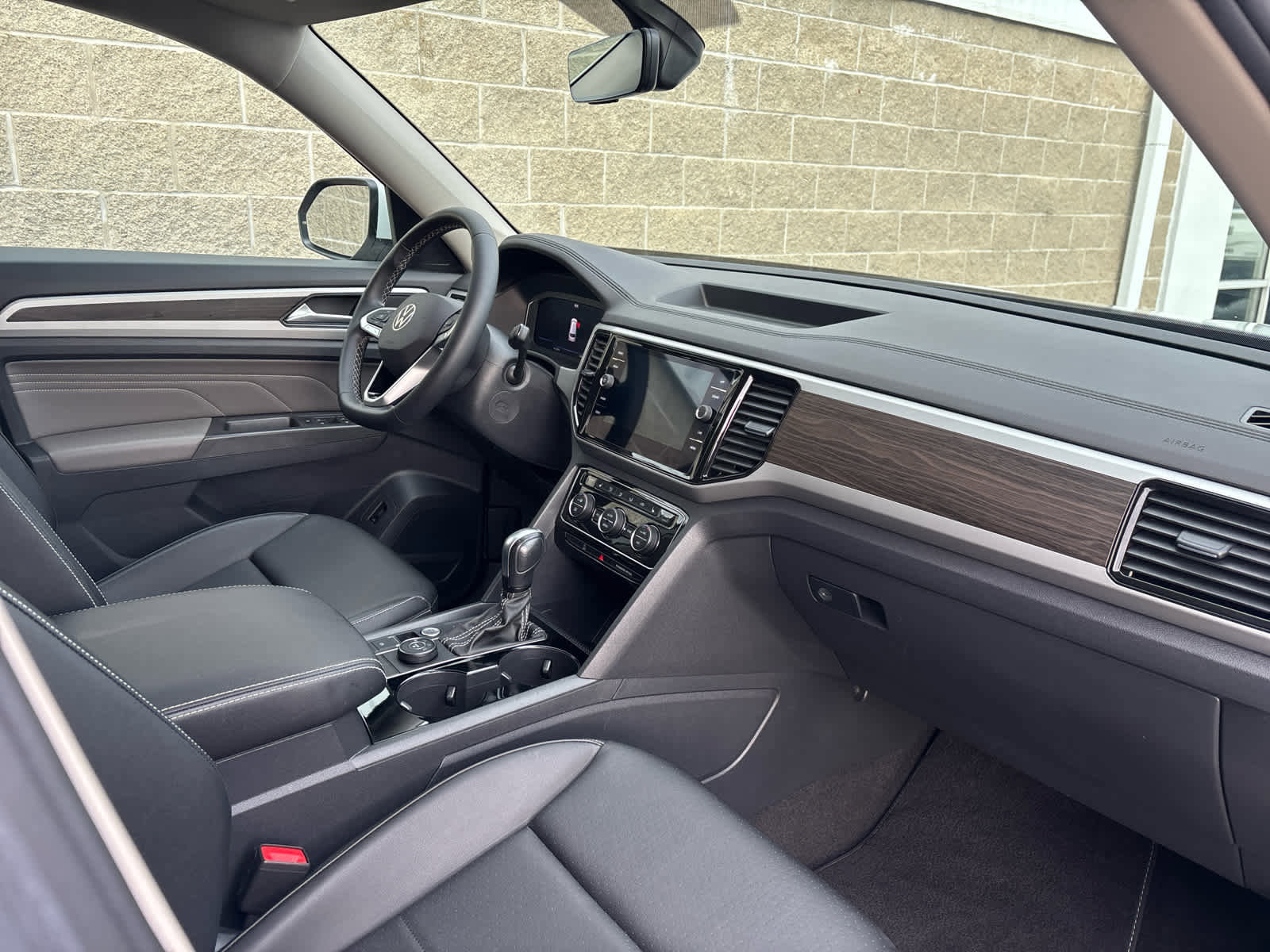 Used 2023 Volkswagen Atlas SE image 10