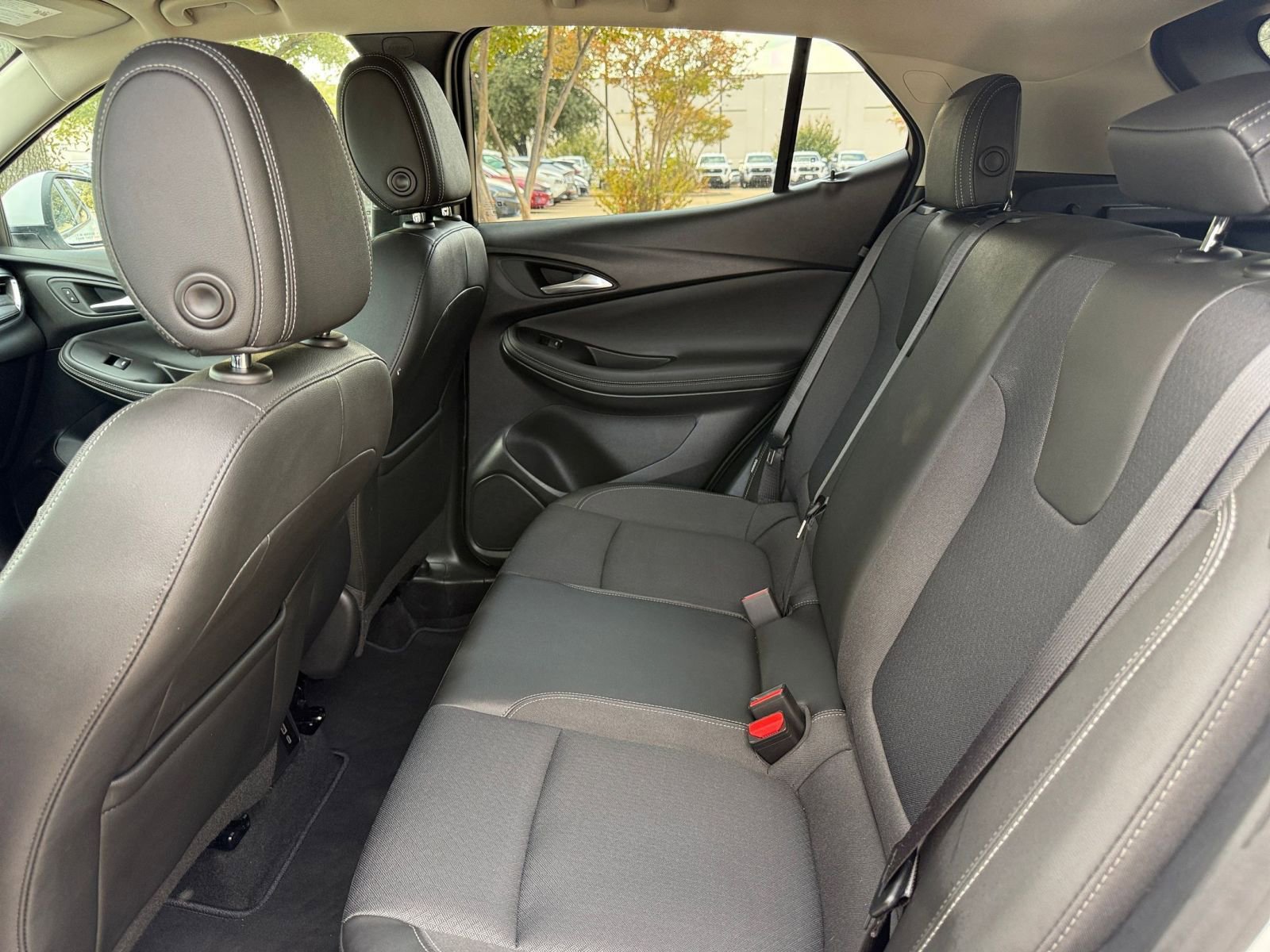 Used 2025 Buick Encore GX Preferred image 25