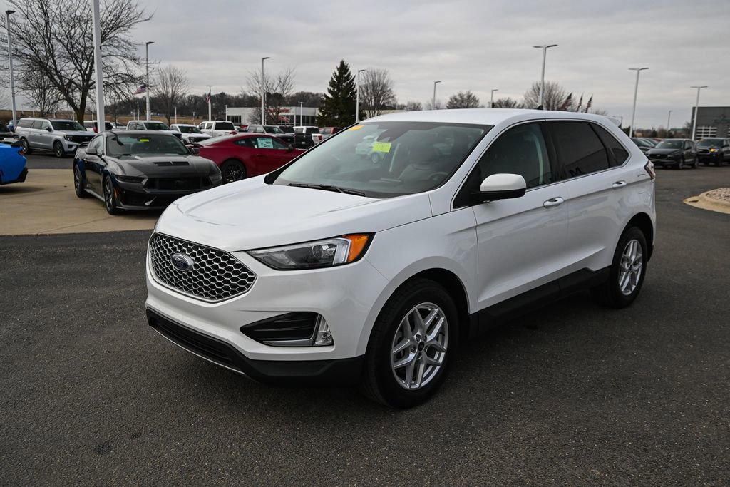 Used 2024 Ford Edge SEL w/ Convenience Package AWD/4WD image 9