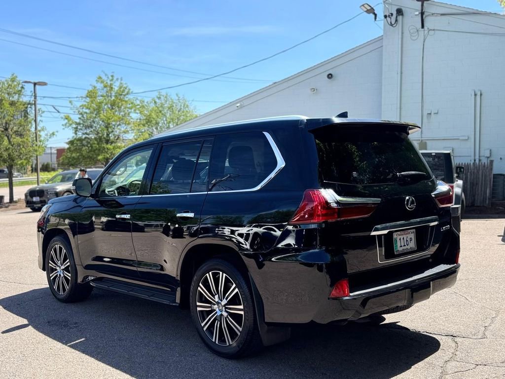 Used 2021 Lexus LX 570 4WD w/ Luxury Package image 4