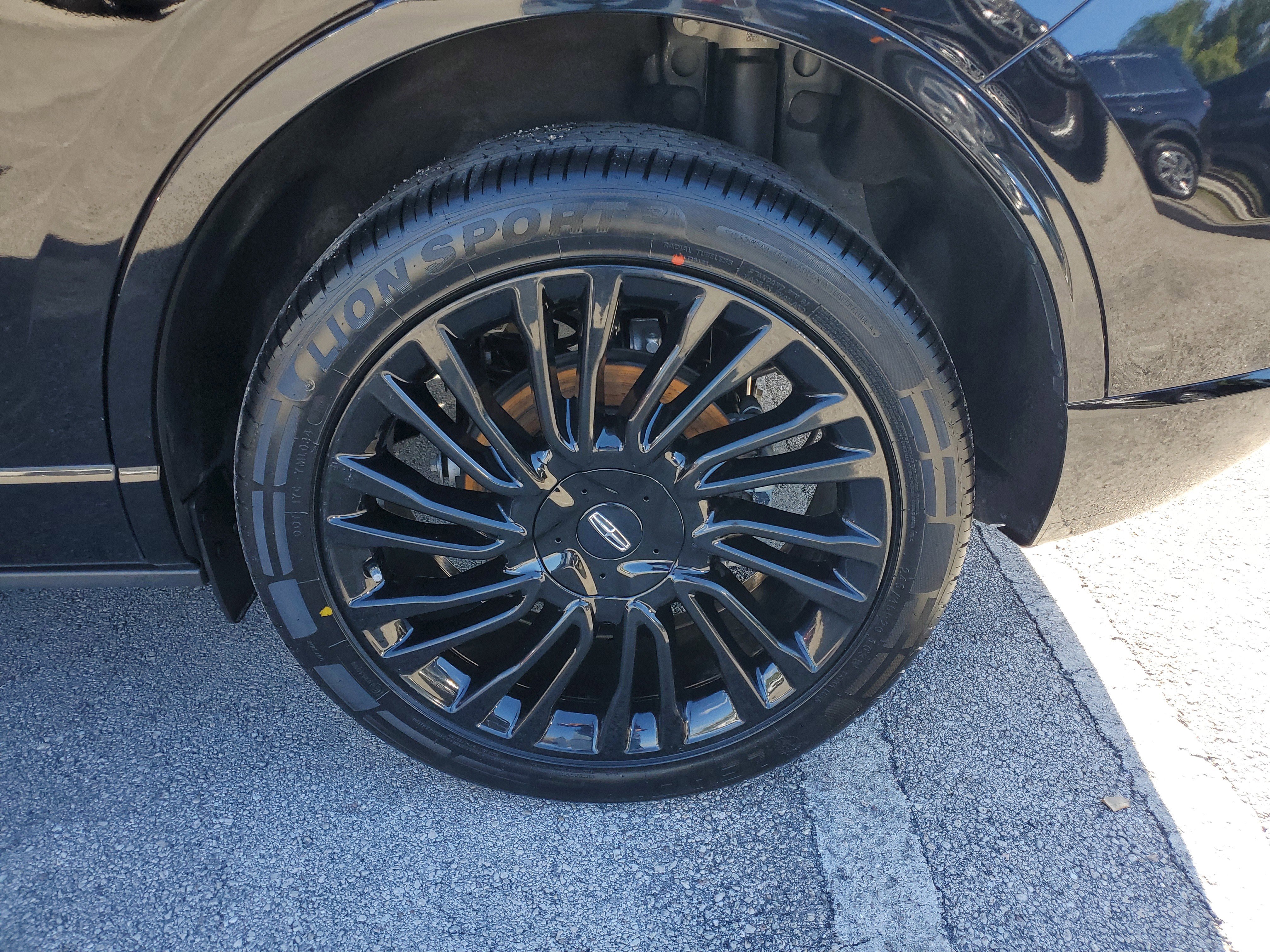 Certified 2022 Lincoln Corsair Reserve image 6