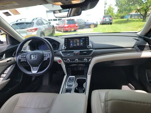 Used 2018 Honda Accord Touring image 8