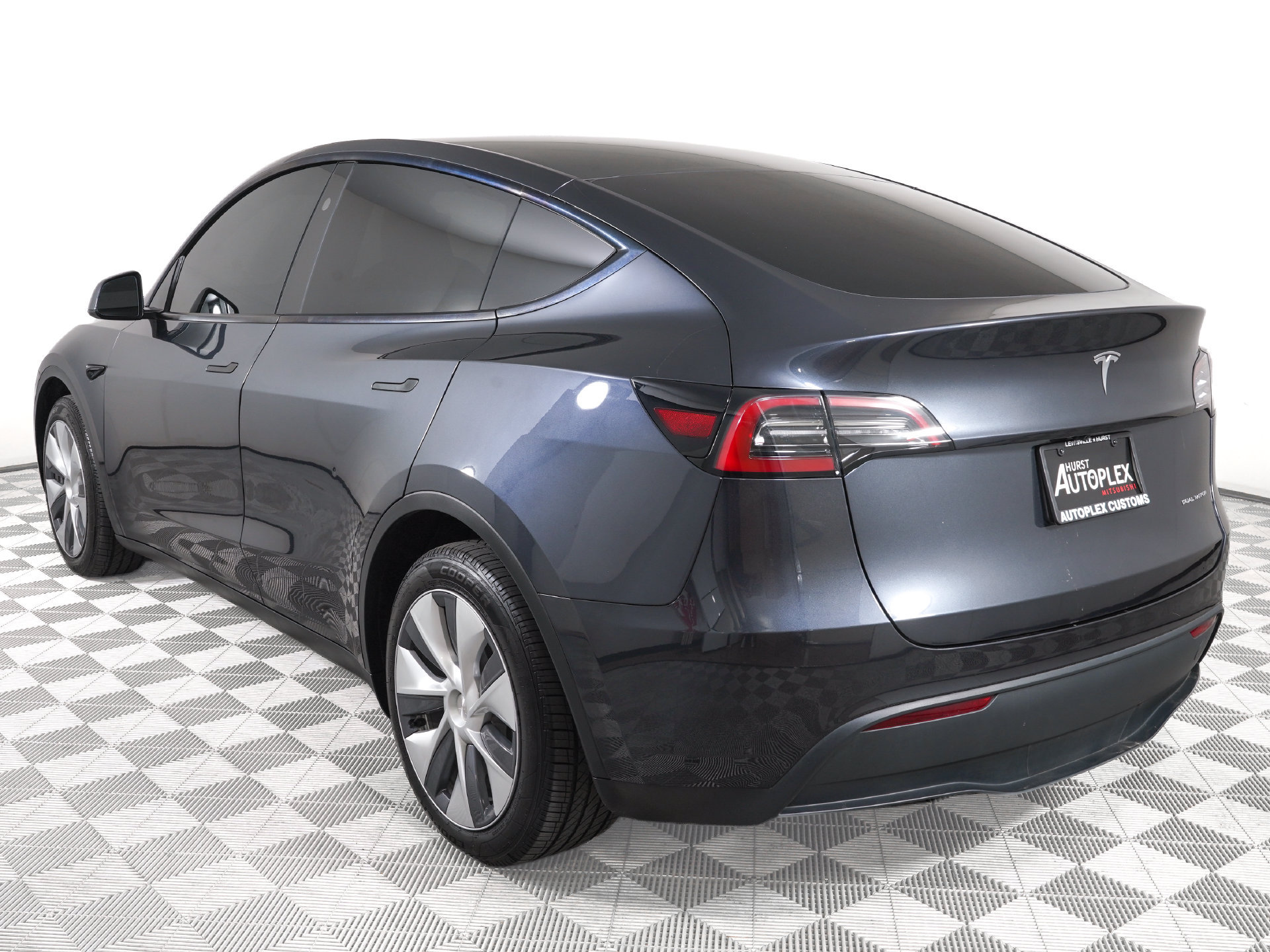 Used 2024 Tesla Model Y Long Range AWD/4WD image 7