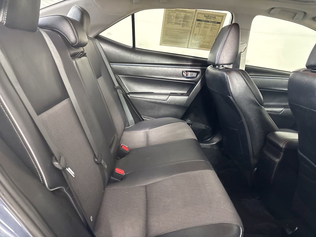 Used 2016 Toyota Corolla L image 27