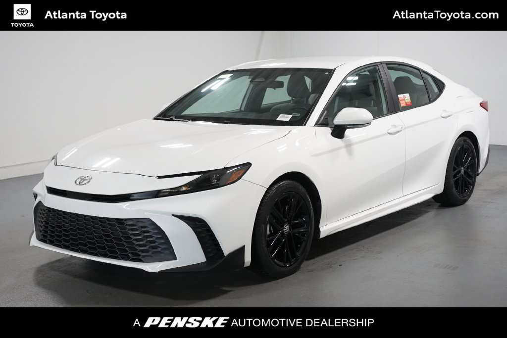 Certified 2025 Toyota Camry SE FWD image 1