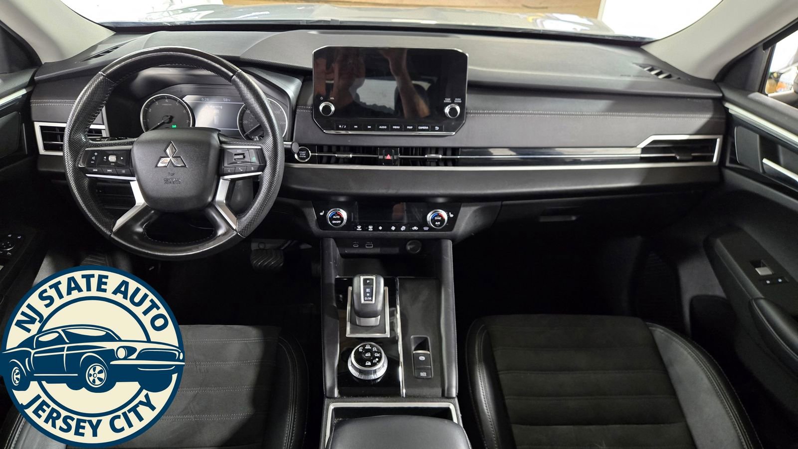 Used 2023 Mitsubishi Outlander SE image 26