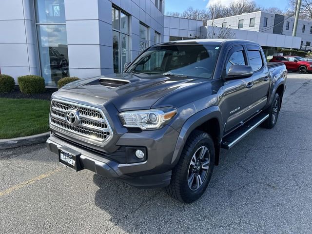 Used 2016 Toyota Tacoma TRD Sport image 4