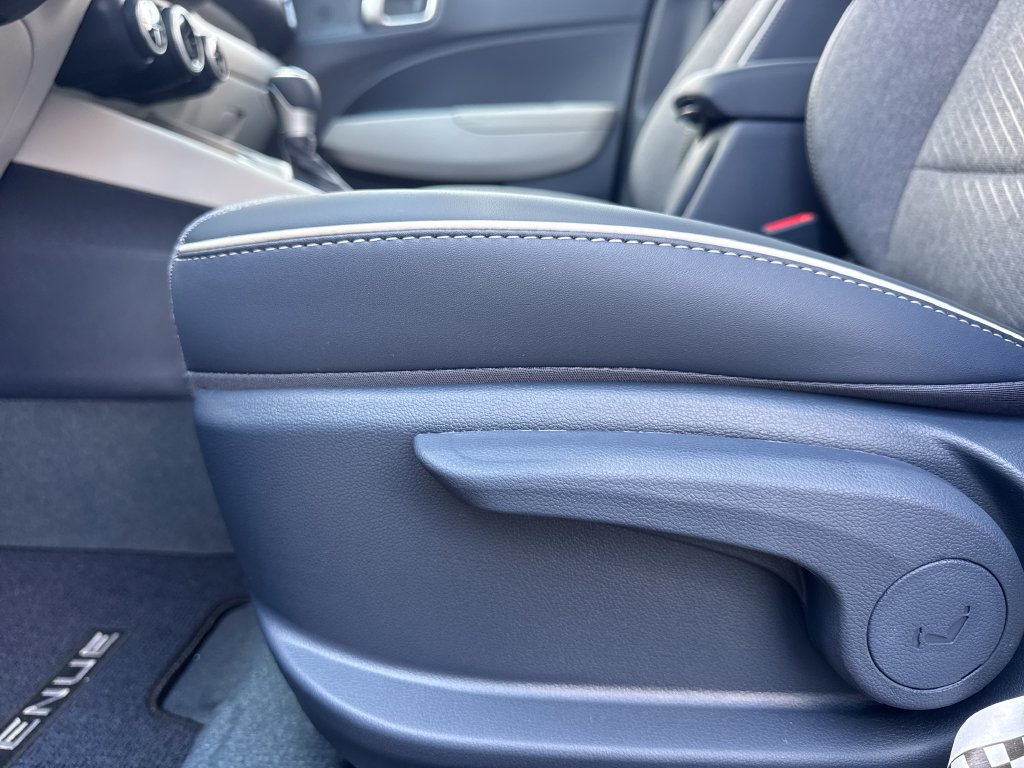 New 2026 Hyundai Venue SEL FWD image 12
