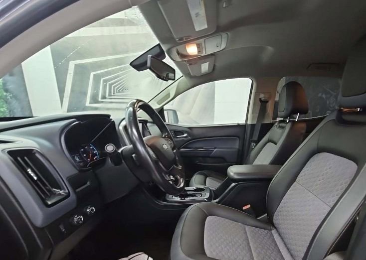 Used 2017 Chevrolet Colorado Z71 image 8