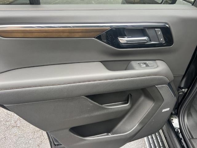 Used 2026 Chevrolet Tahoe High Country AWD/4WD image 26