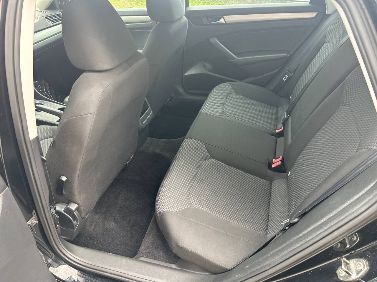 Used 2014 Volkswagen Passat 2.5 S FWD image 11