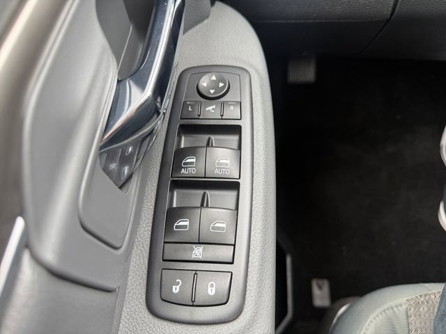 Used 2017 RAM 1500 Classic SLT w/ SLT Plus D←cor Group image 17