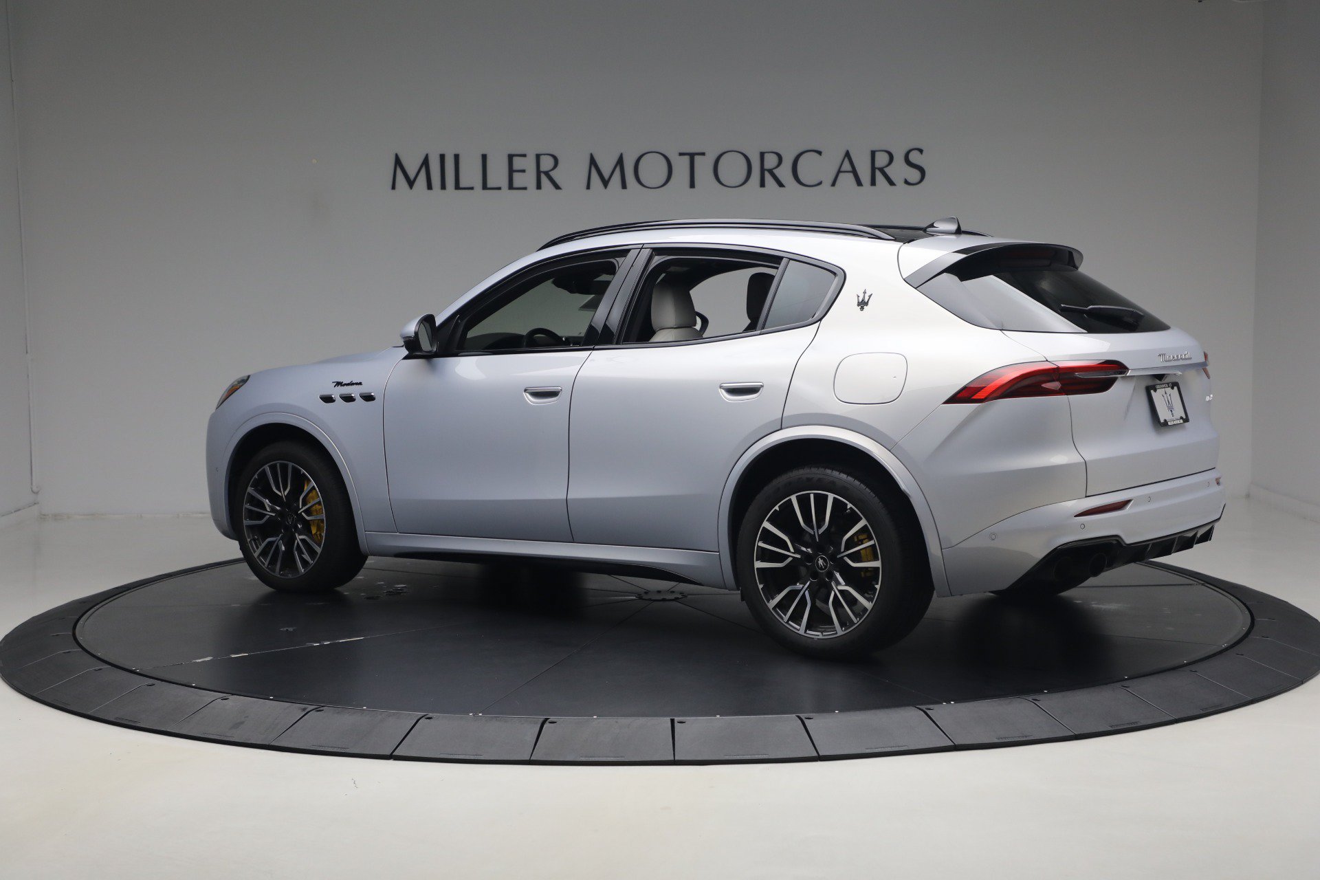 Certified 2023 Maserati Grecale Modena AWD/4WD image 4