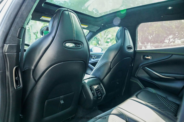 Used 2021 Aston Martin DBX AWD/4WD image 30