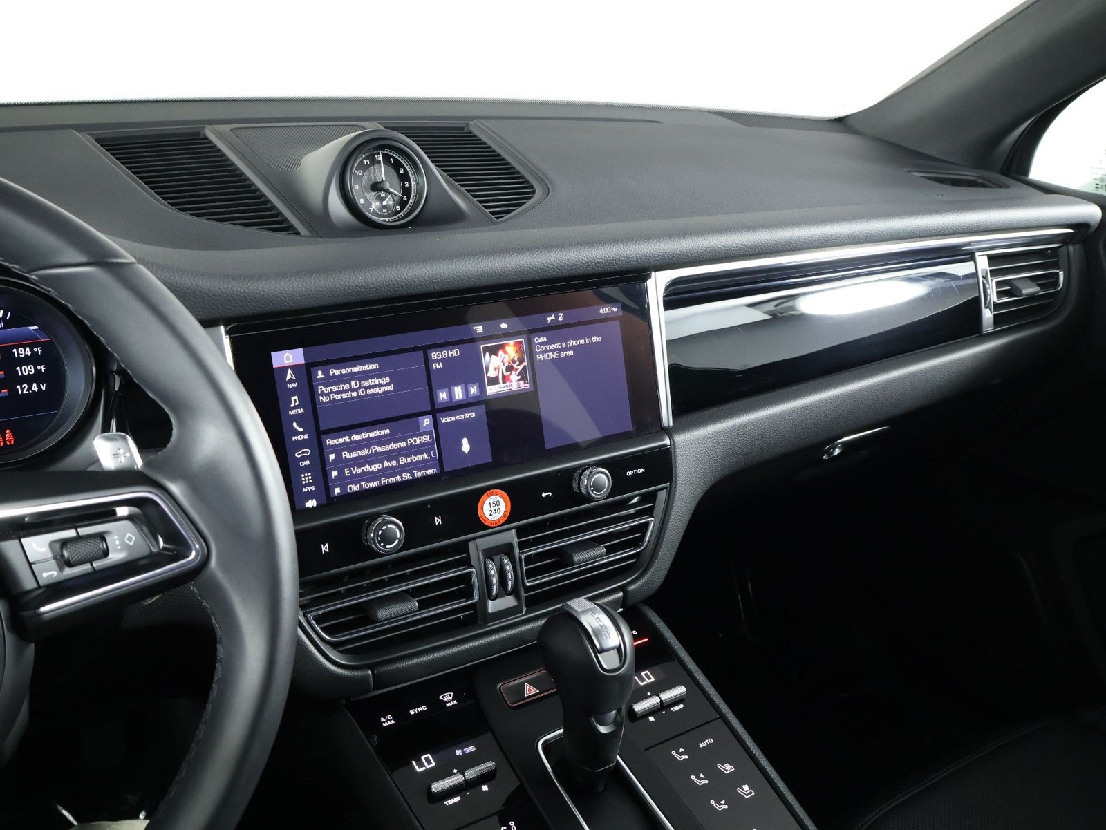 Certified 2026 Porsche Macan AWD/4WD image 13