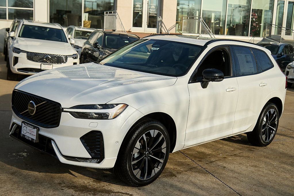 New 2026 Volvo XC60 B5 Plus w/ Climate Package image 8