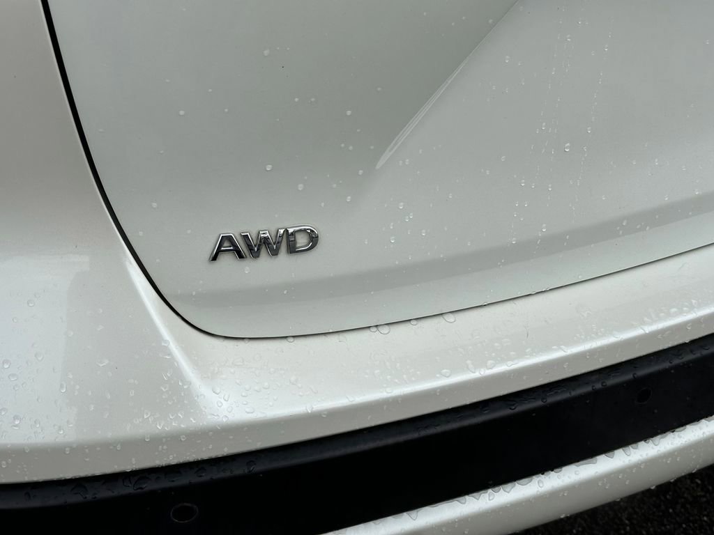 Used 2021 INFINITI QX50 Luxe w/ Appearance Package image 16