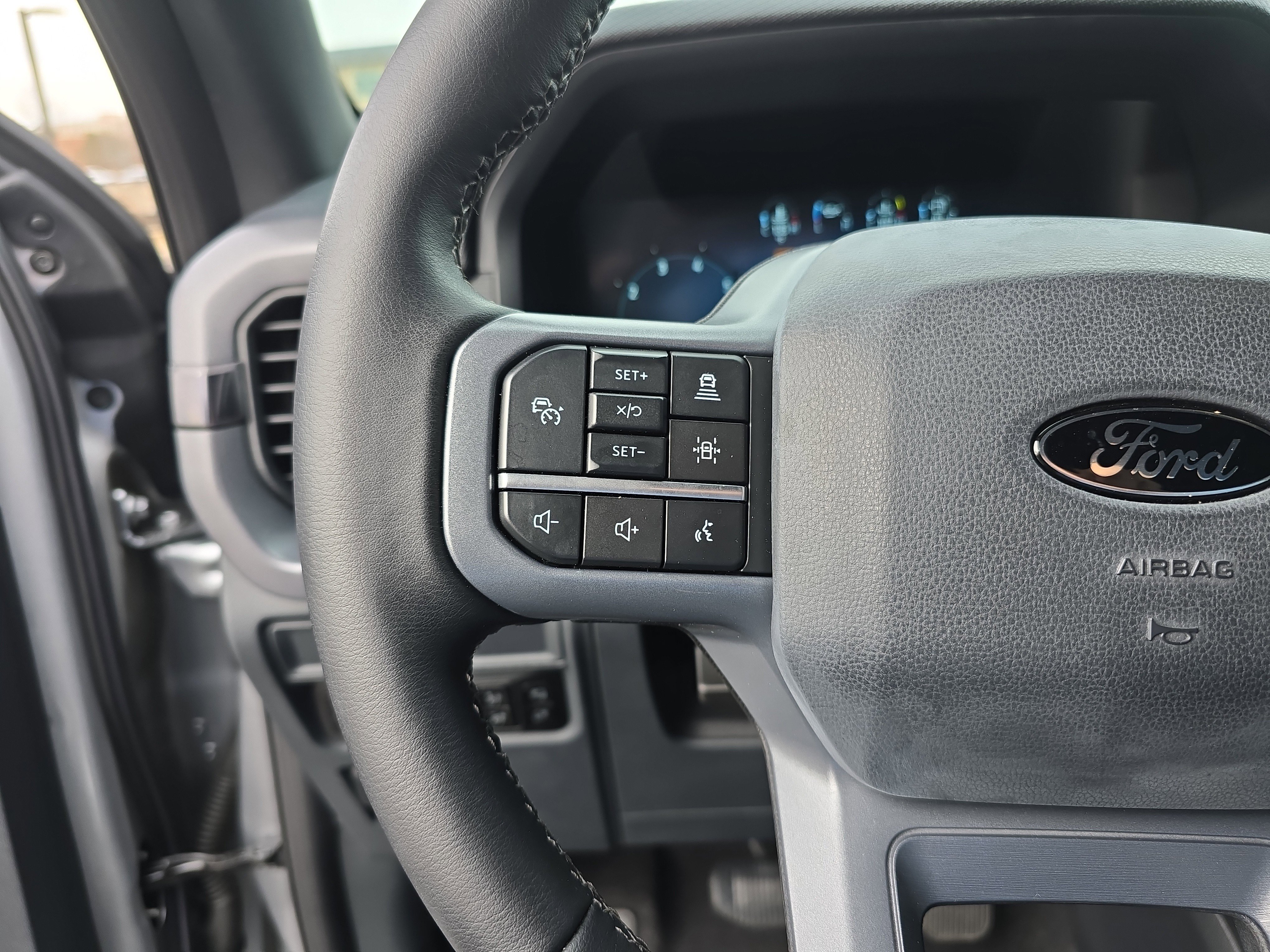 Used 2025 Ford F150 XLT w/ Equipment Group 302A MID image 34