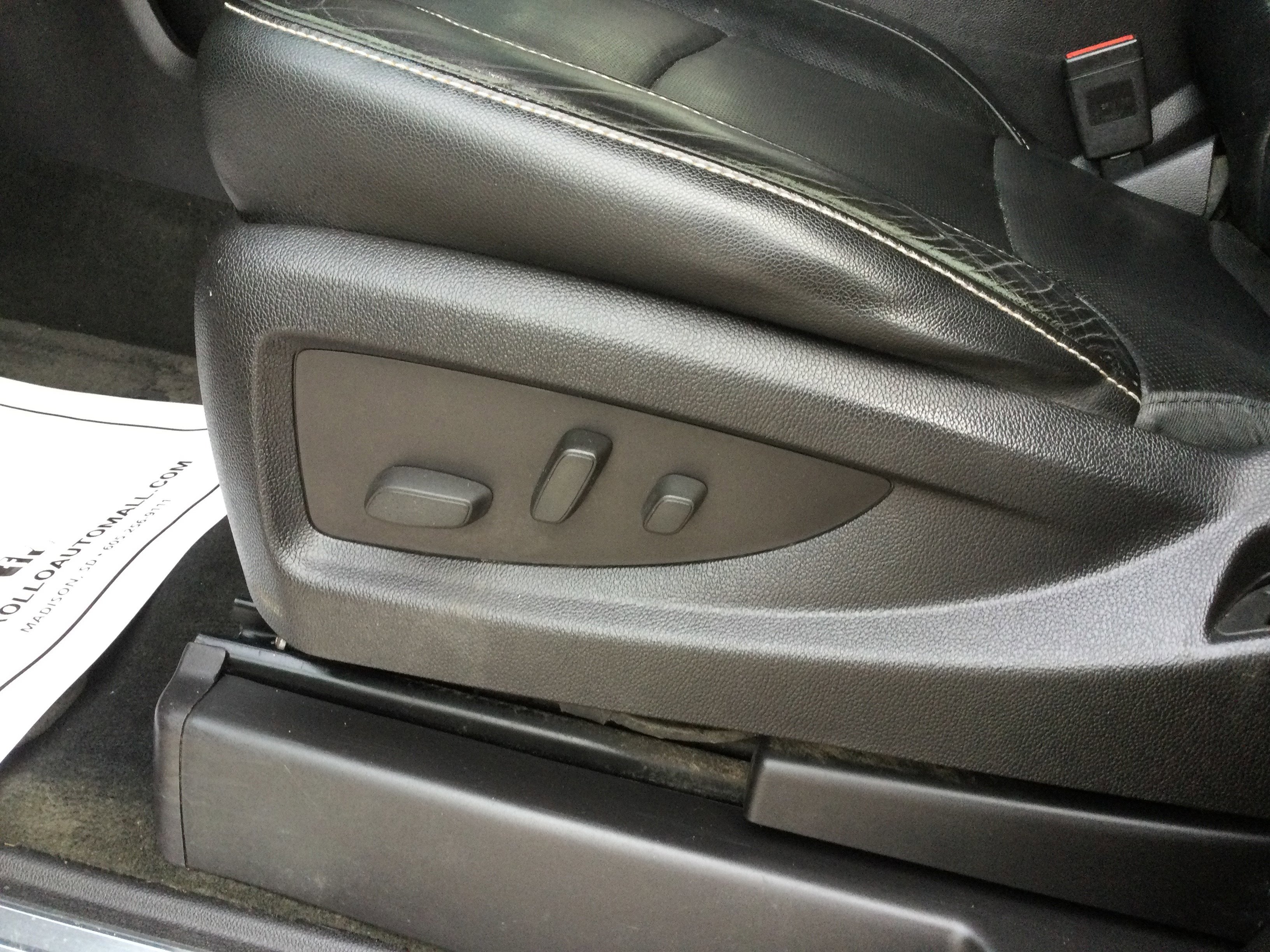 Used 2015 GMC Yukon XL SLT image 9