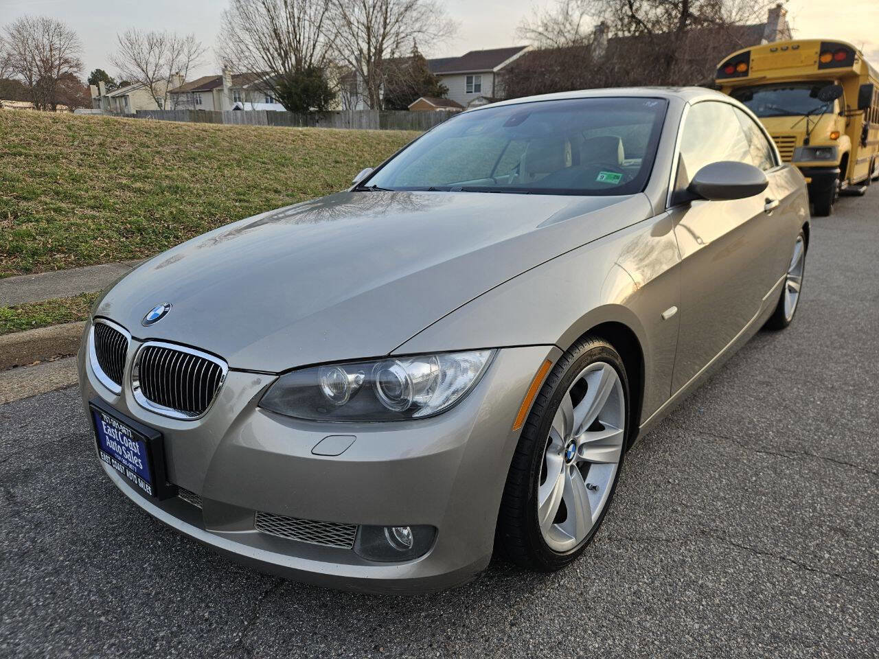 Used 2009 BMW 335i Convertible image 3