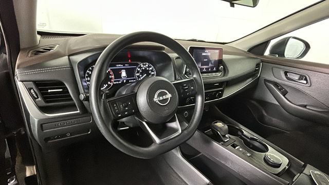 Used 2023 Nissan Rogue S AWD/4WD image 14