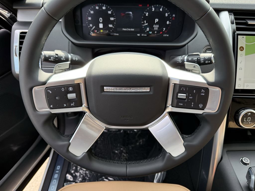 New 2026 Land Rover Discovery Dynamic SE image 19