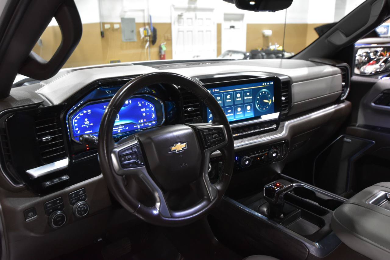 Used 2022 Chevrolet Silverado 1500 LTZ w/ LTZ Premium Package AWD/4WD image 19