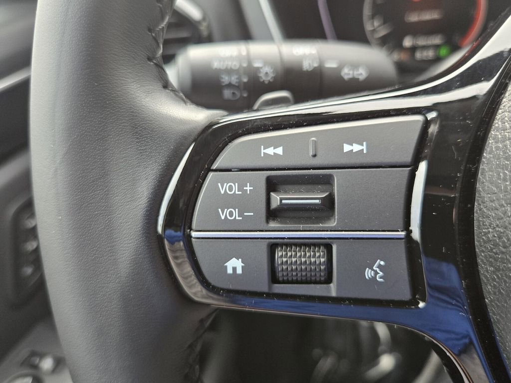 Used 2025 Honda Pilot Touring image 26