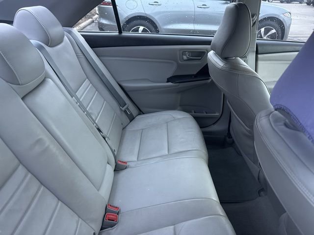 Used 2017 Toyota Camry XLE w/ Moonroof Package FWD image 3