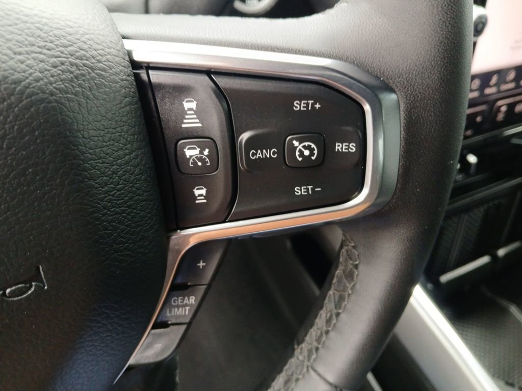 Used 2025 RAM 2500 Laramie AWD/4WD image 24