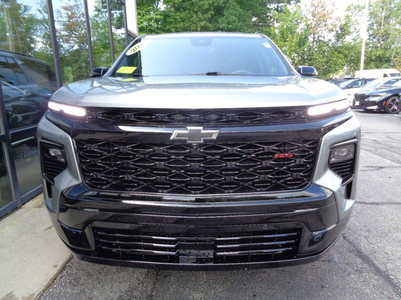 Used 2024 Chevrolet Traverse RS AWD/4WD image 2