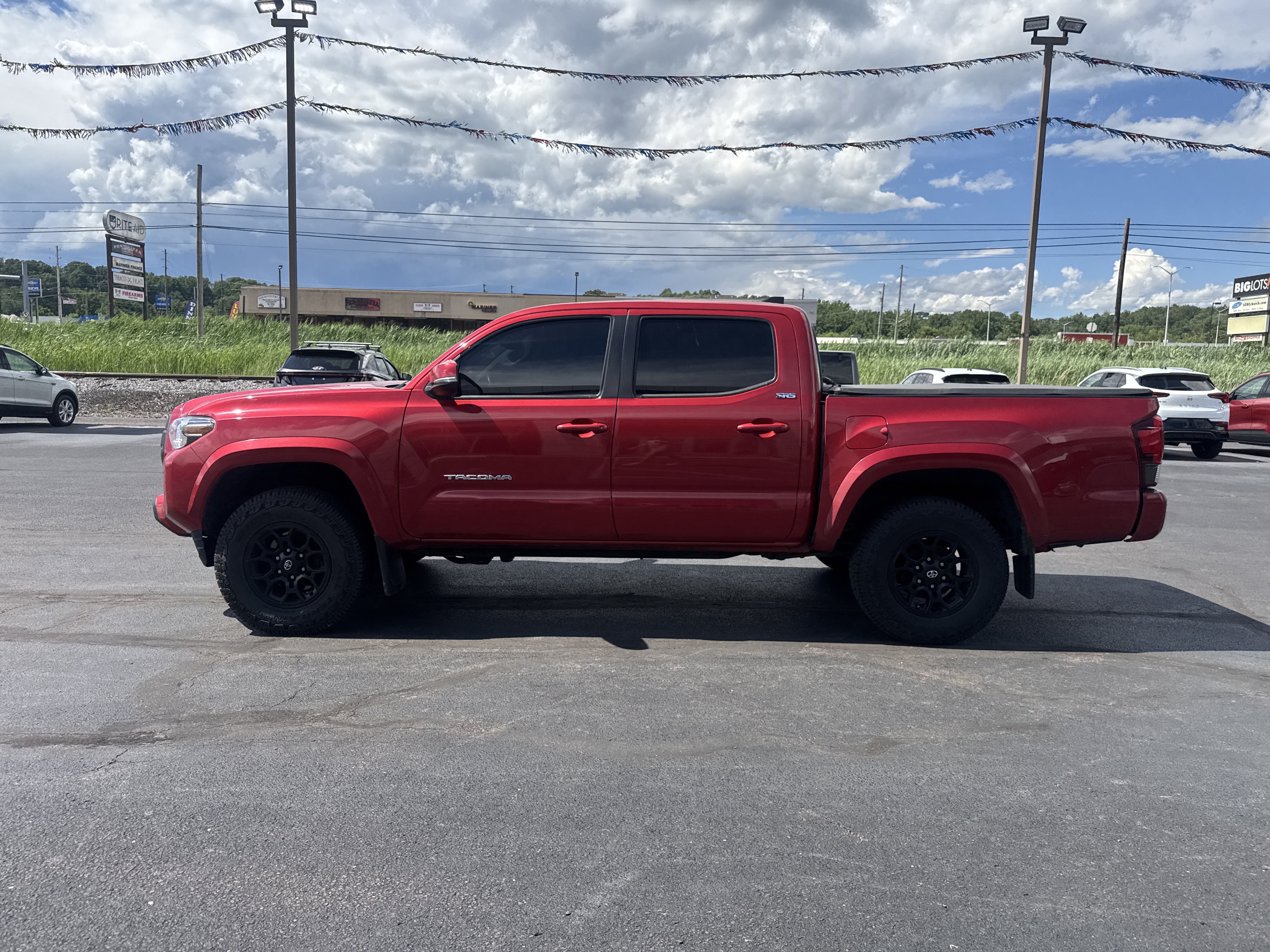 Used 2022 Toyota Tacoma SR5 w/ Technology Package AWD/4WD image 7