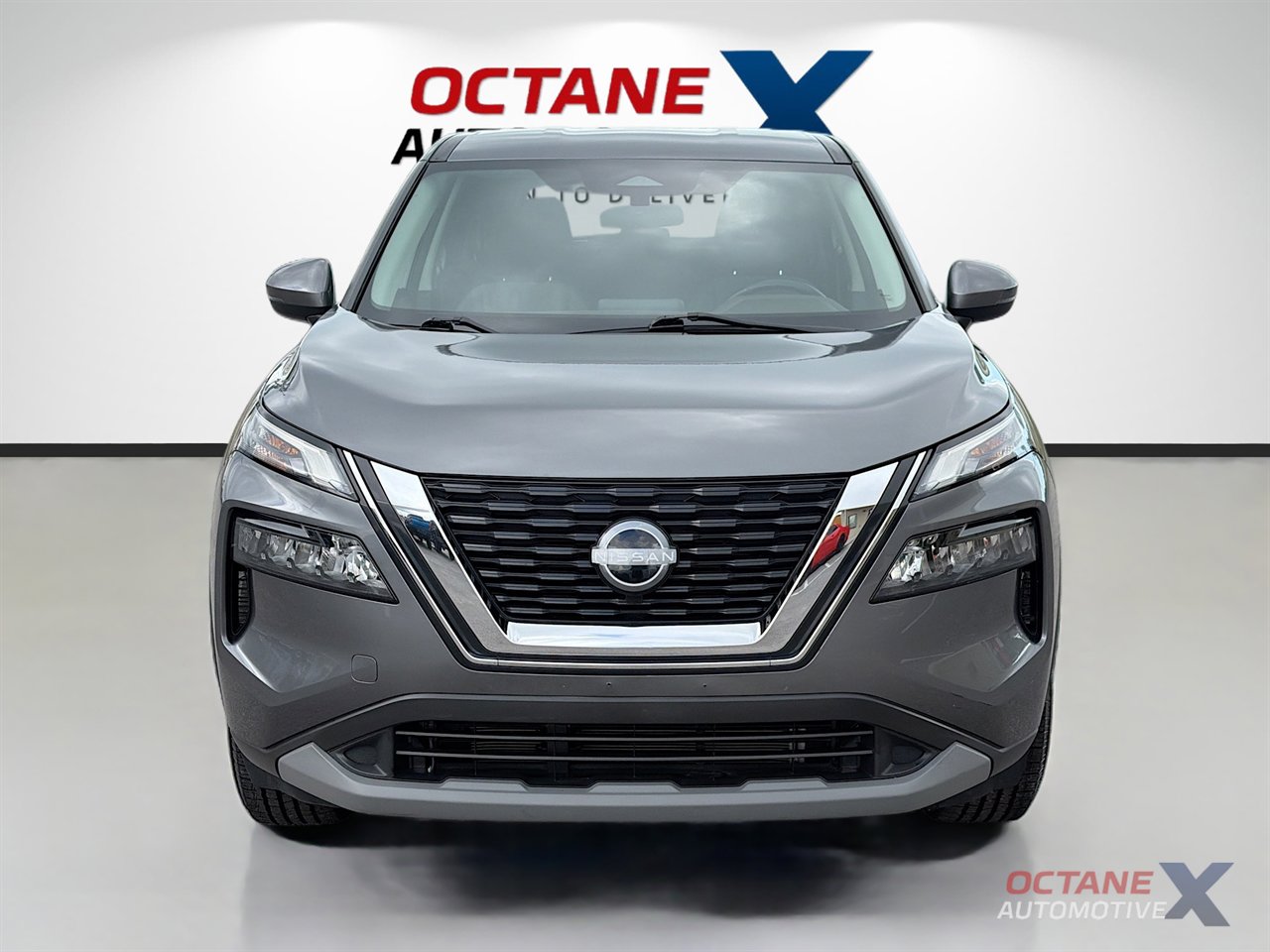 Used 2022 Nissan Rogue S AWD/4WD image 2