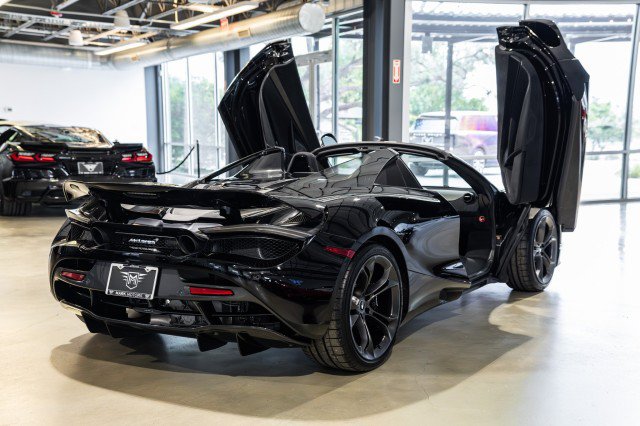 Used 2020 McLaren 720S Spider RWD image 6