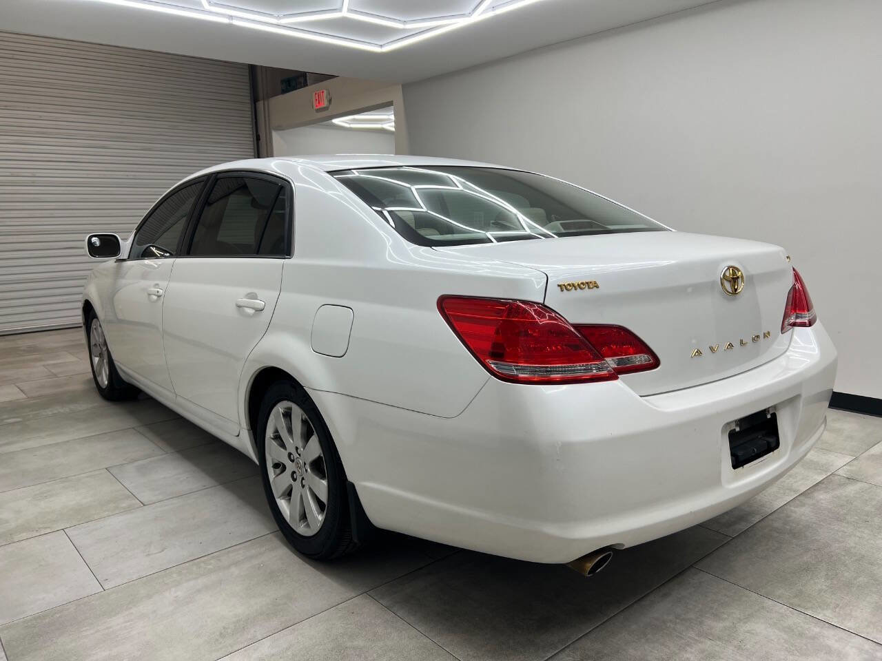 Used 2006 Toyota Avalon XL image 3