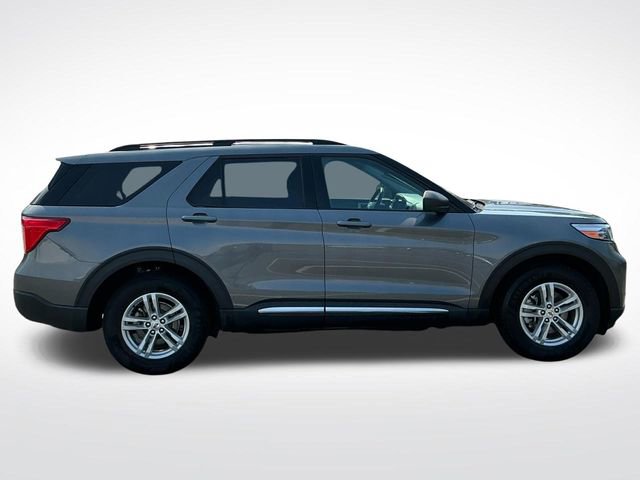 Used 2022 Ford Explorer XLT w/ Equipment Group 202A image 7
