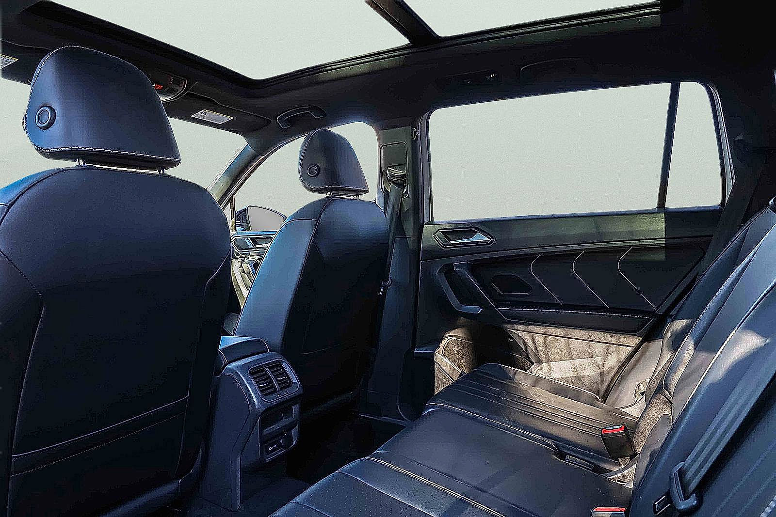 Used 2022 Volkswagen Tiguan SE R-Line image 23