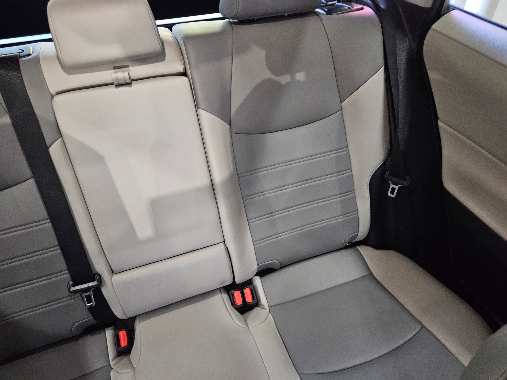 Used 2023 Toyota RAV4 XLE Premium image 14