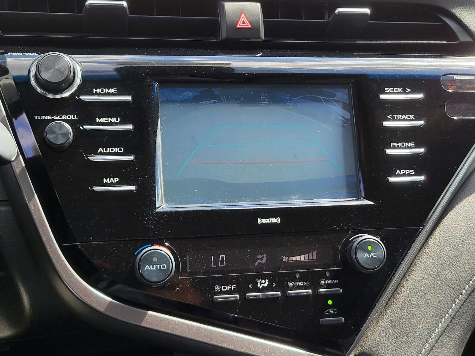 Used 2020 Toyota Camry SE image 21