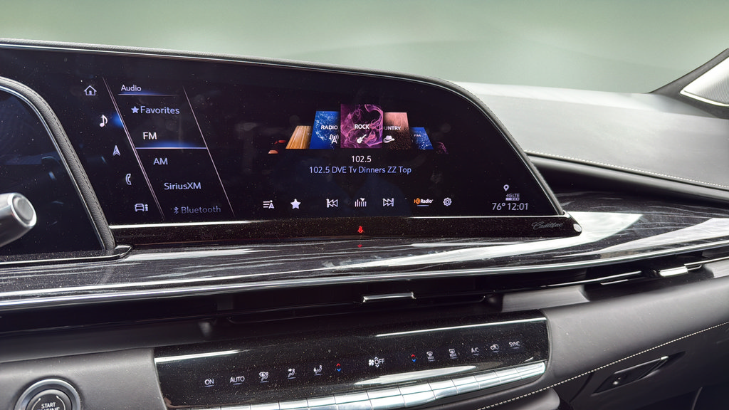 Certified 2023 Cadillac Escalade V w/ LPO, ONYX Package AWD/4WD image 24