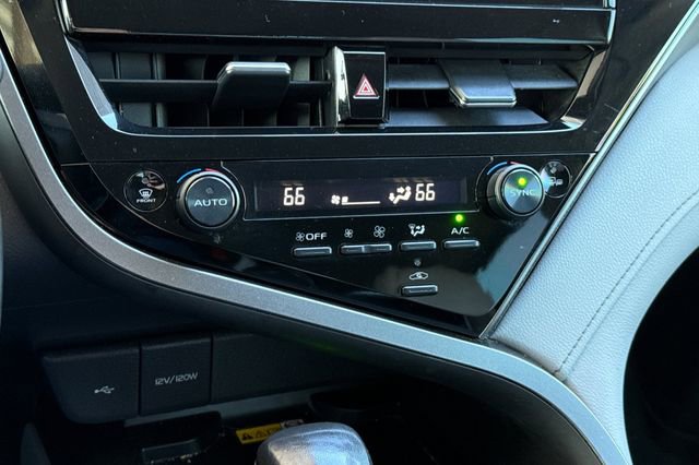 Used 2022 Toyota Camry XSE image 25