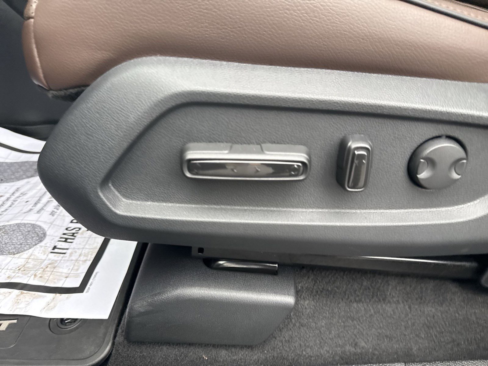 Used 2023 Honda Pilot Elite image 14