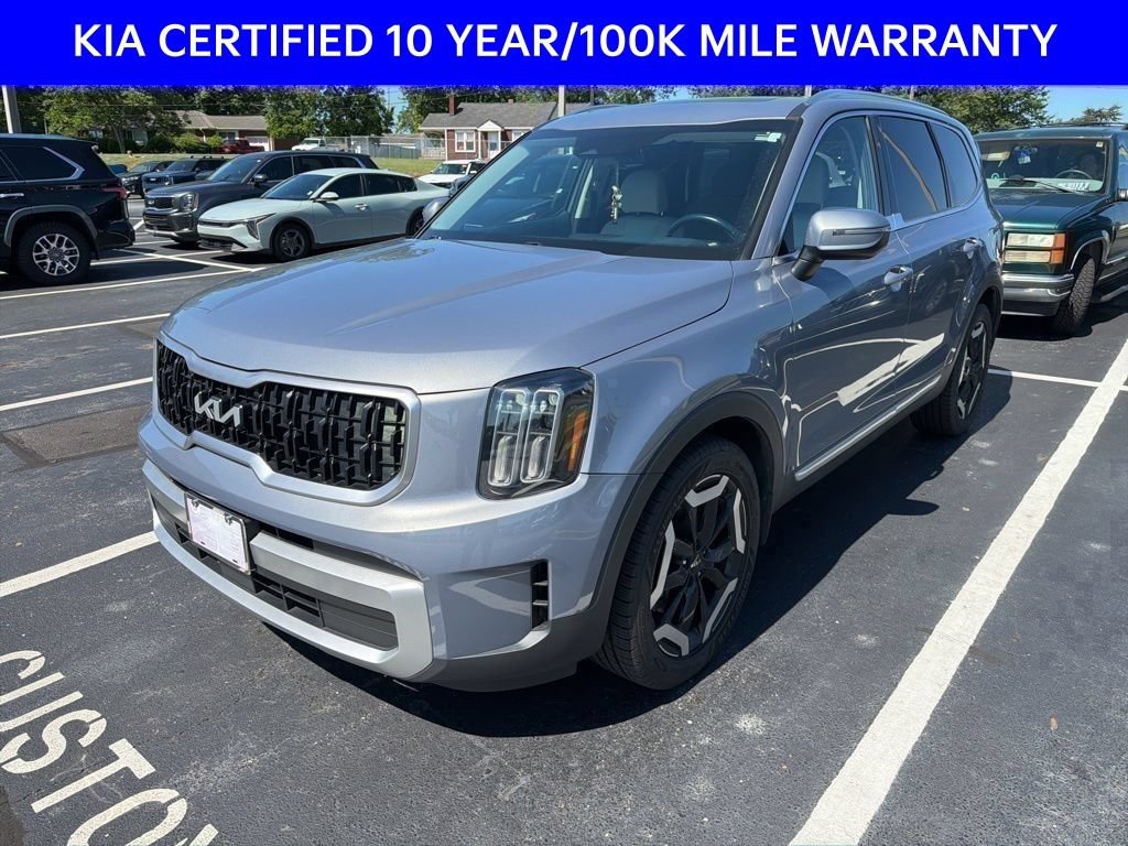 Used 2023 Kia Telluride EX w/ EX Captain's Chair Package AWD/4WD image 1