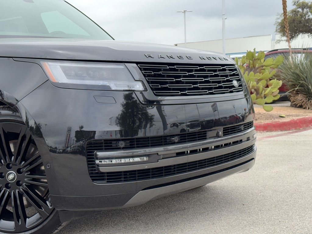 Used 2025 Land Rover Range Rover Long Wheelbase Autobiography AWD/4WD image 3