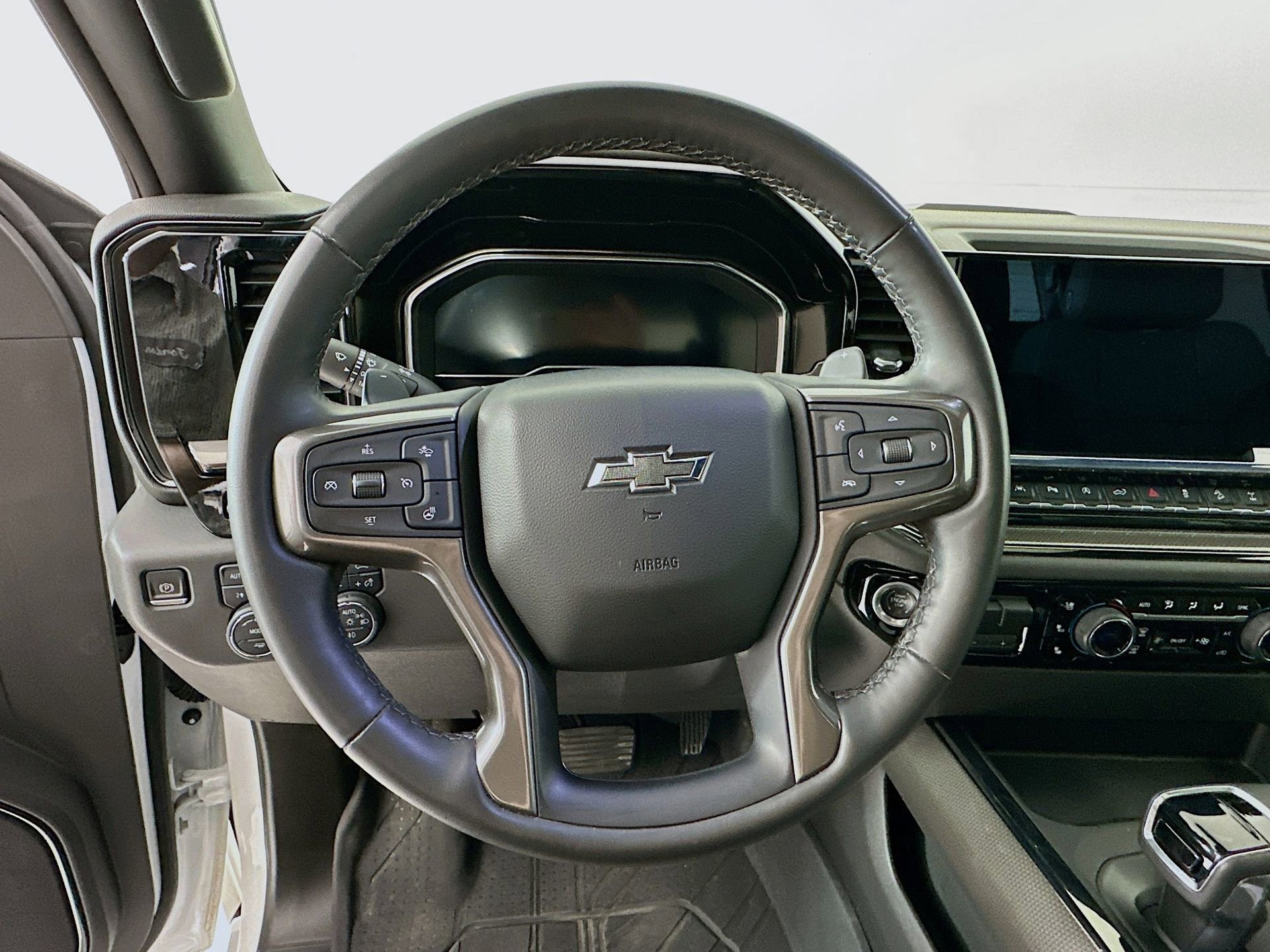 Used 2023 Chevrolet Silverado 1500 ZR2 w/ Technology Package image 12