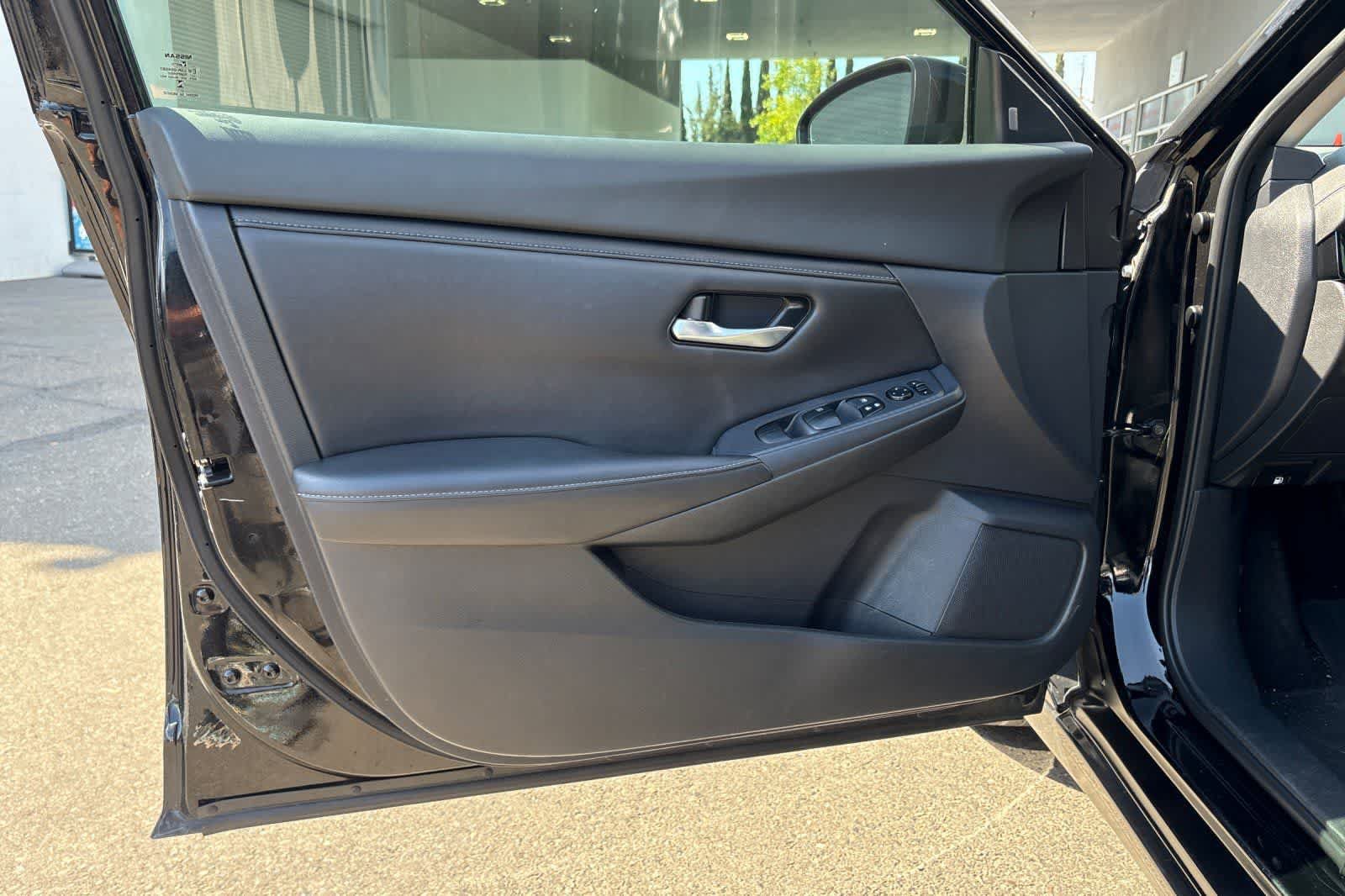 Used 2023 Nissan Sentra SV FWD image 15