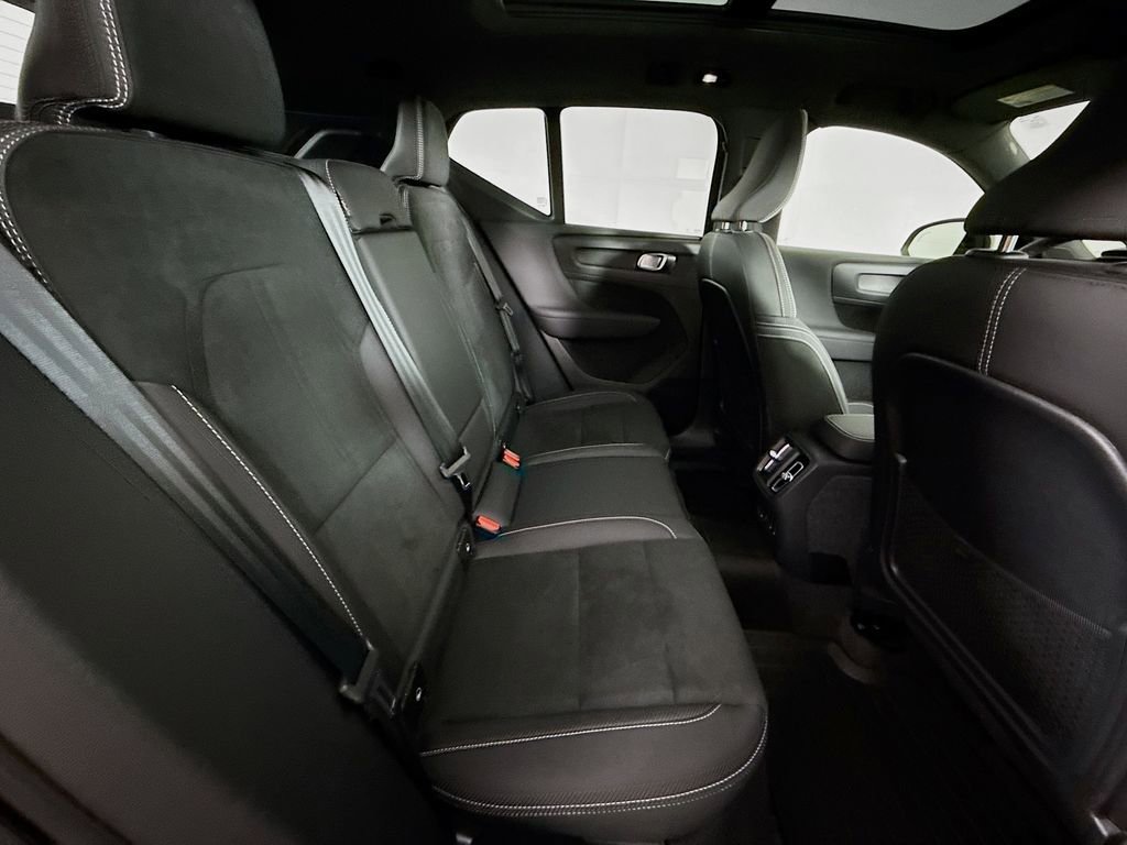 Used 2023 Volvo XC40 Recharge Plus w/ Protection Package Premier AWD/4WD image 23
